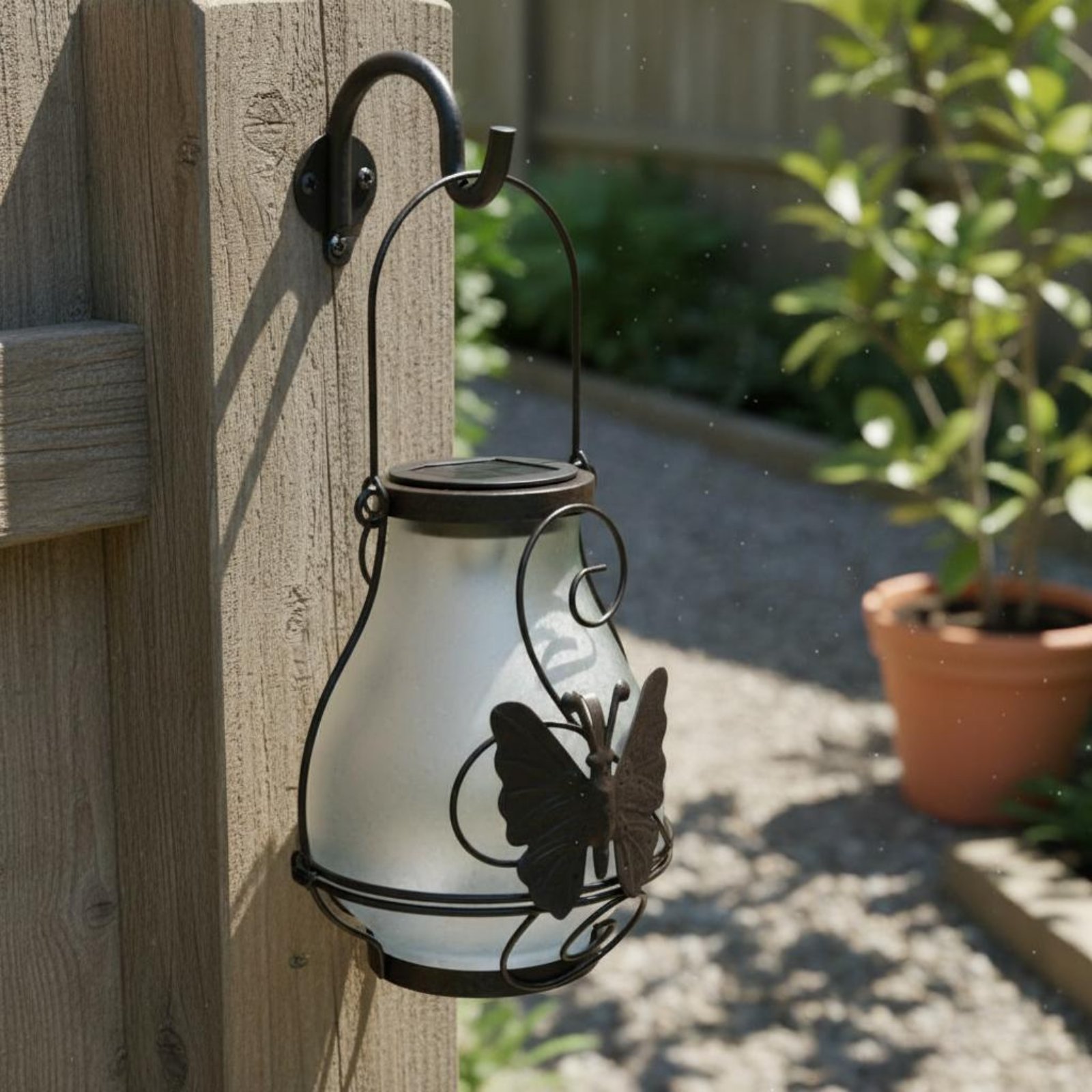 فانوس شمسي على شكل فراشة مقاوم - مراجعة Outdoor Lighting Battery Powered وسعره